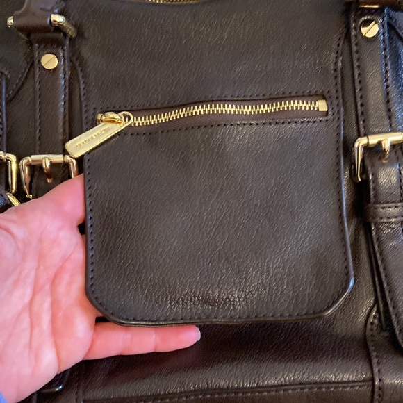 Beautiful Brown Leather Michael Kors Mc Graw Crossbody Bag with Gold Hardware - Picture 9 of 11